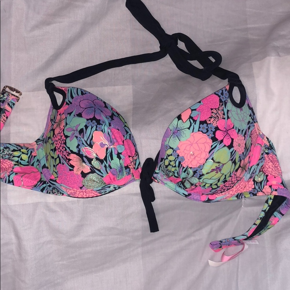 Victoria secret NWOT bikini top 34b